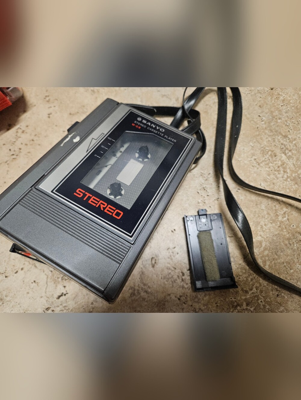 Sanyo M-G9 Stereo Cassette Player - Working Used Condition.  Item is in used